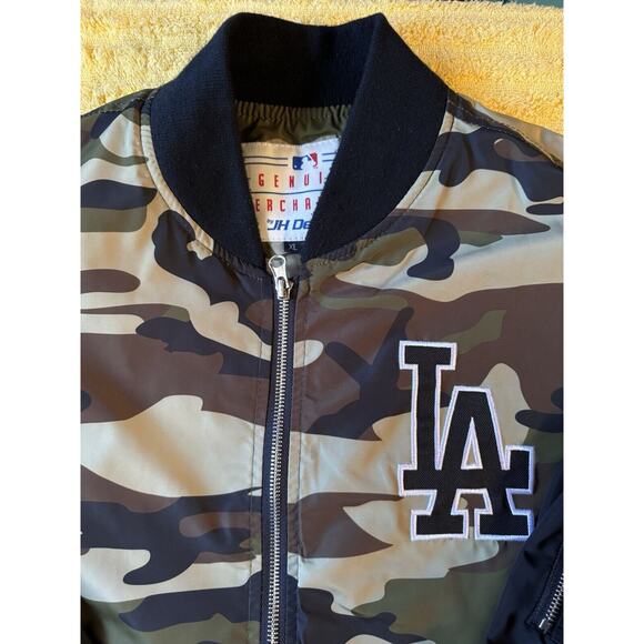 AUTHENTIC ALPHA INDUSTRIES Vintage LOS ANGELES DODGERS Camo BOMBER JACKET A4 - Picture 2 of 12
